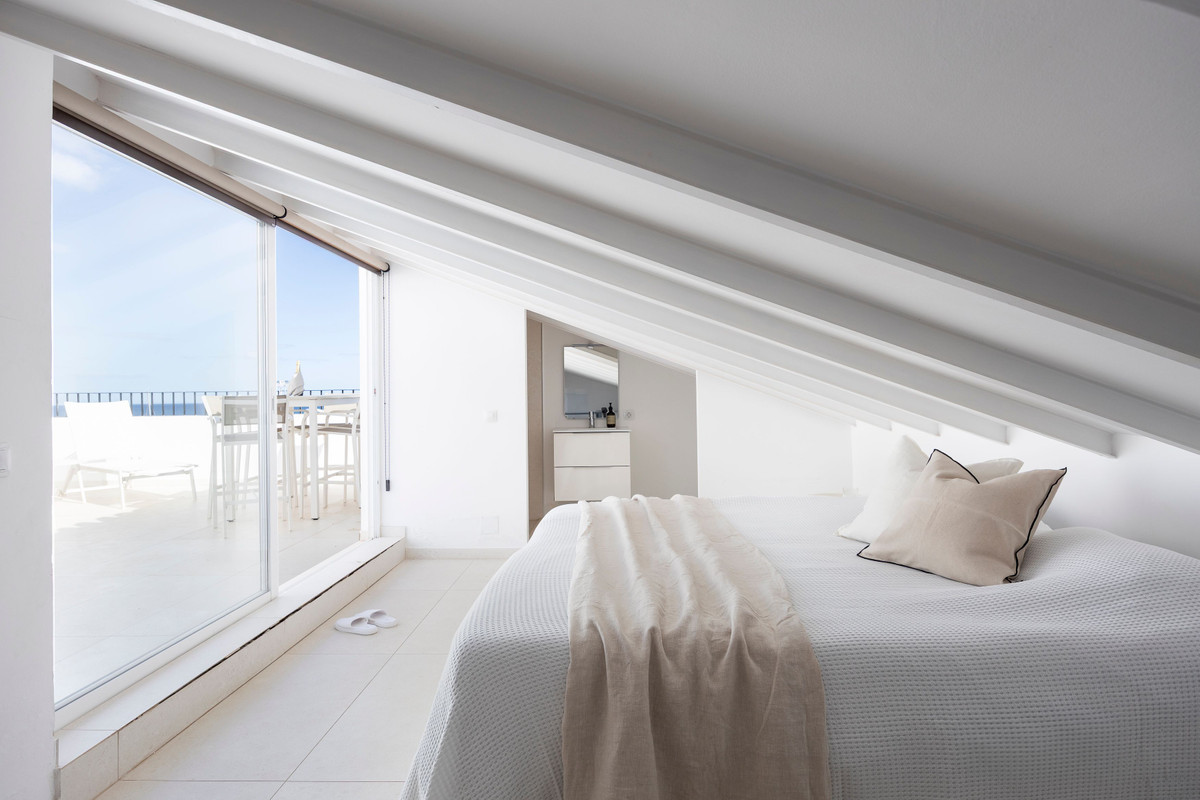 2 Bed Apartment for sale in Puerto Banús Costa Del Sol, Málaga, Spain