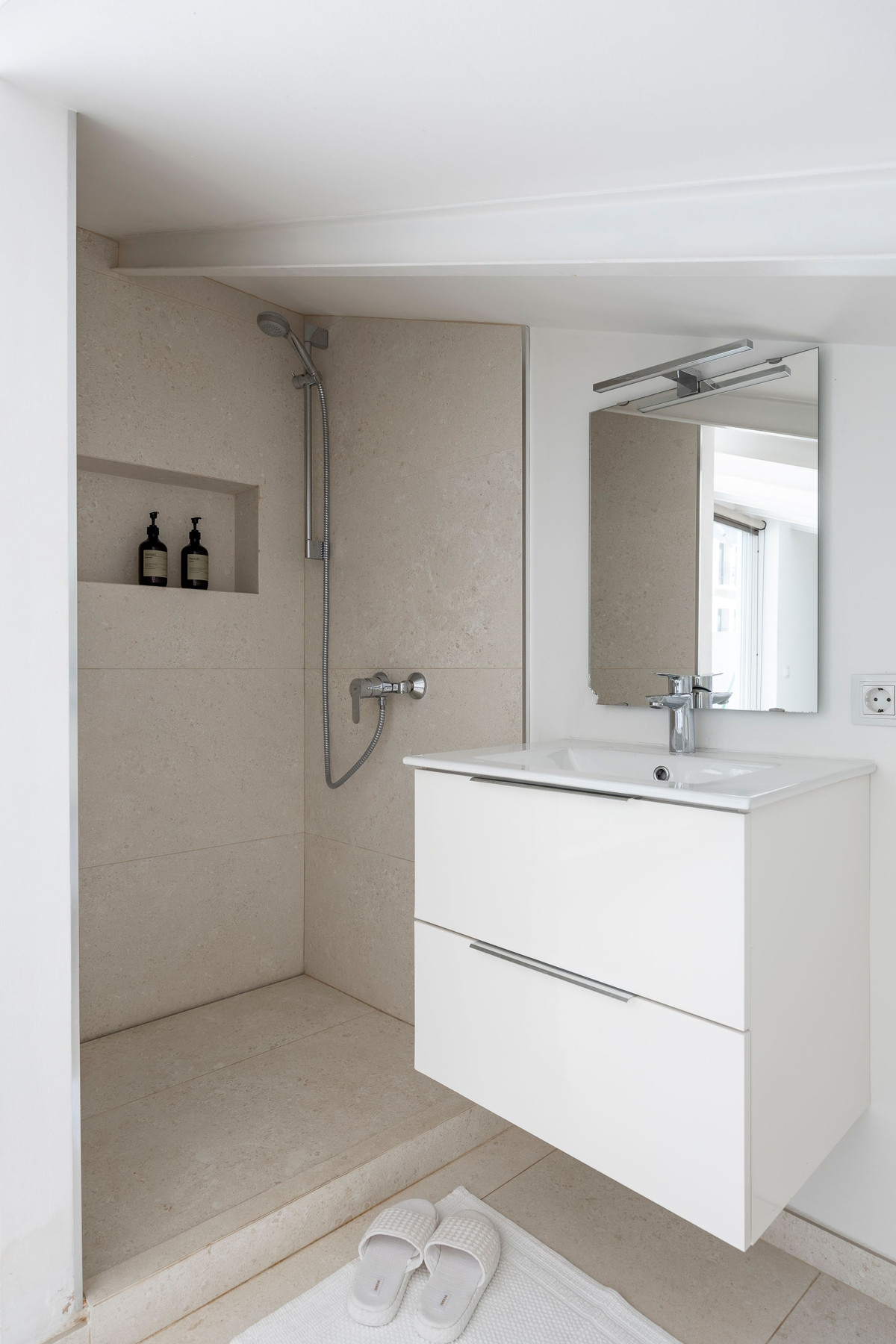 2 Bed Apartment for sale in Puerto Banús Costa Del Sol, Málaga, Spain