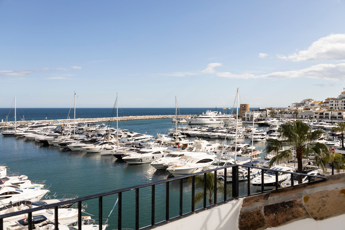 2 Bed Apartment for sale in Puerto Banús Costa Del Sol, Málaga, Spain