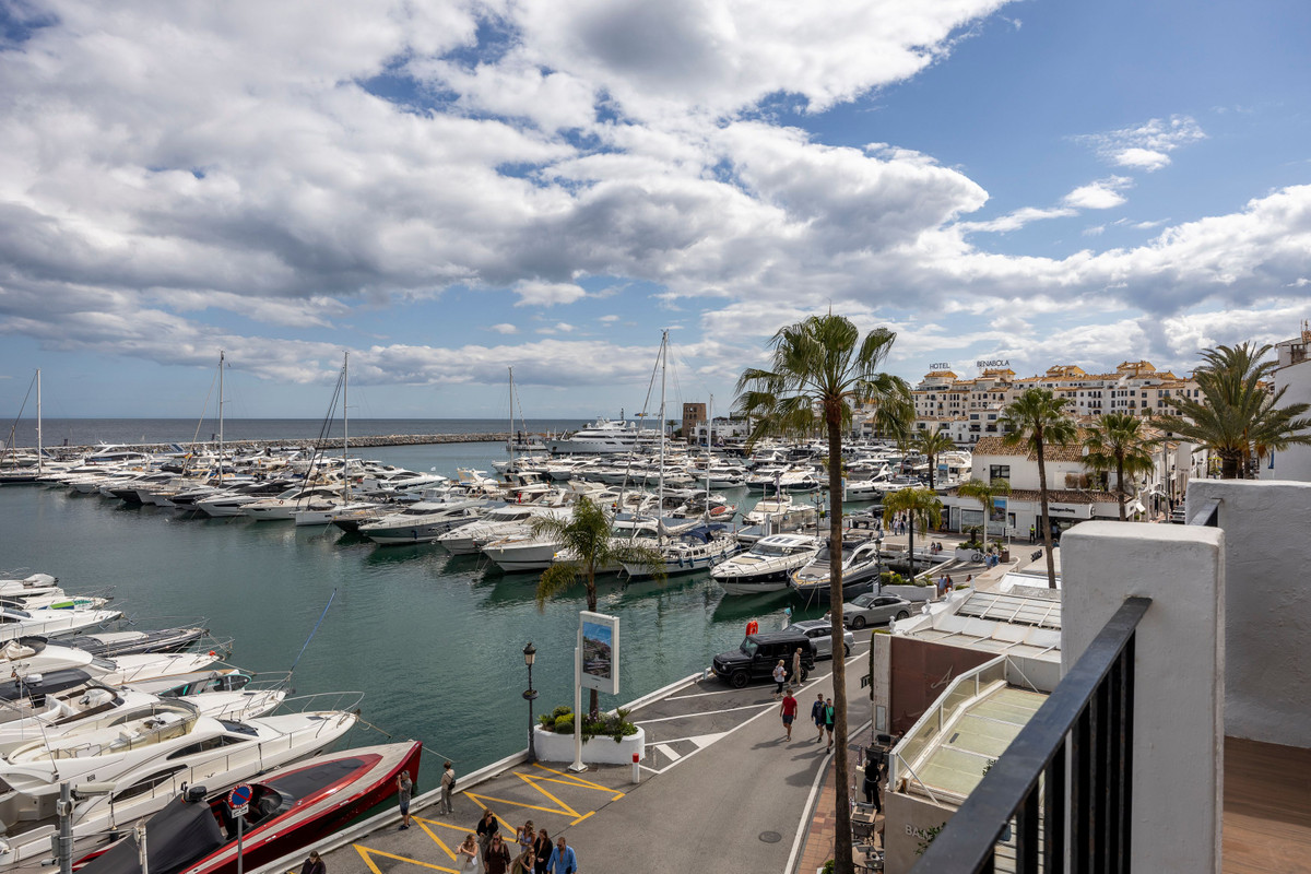 2 Bed Apartment for sale in Puerto Banús Costa Del Sol, Málaga, Spain