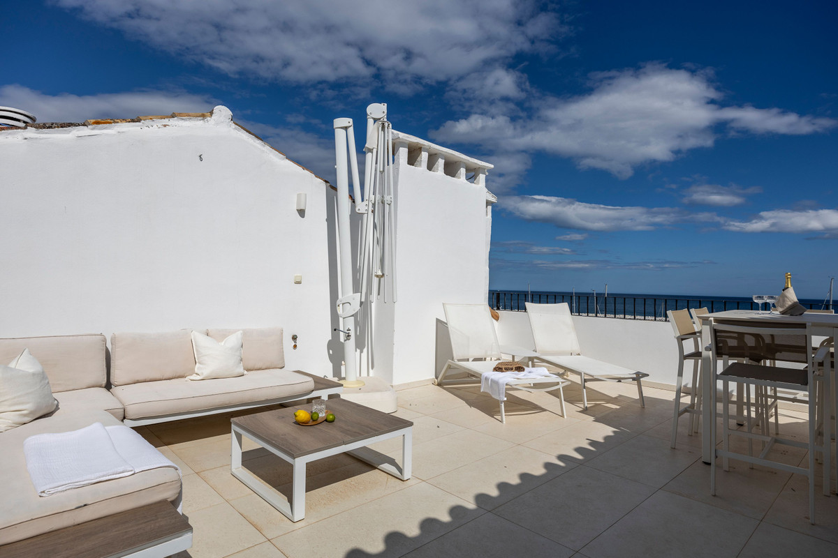 2 Bed Apartment for sale in Puerto Banús Costa Del Sol, Málaga, Spain