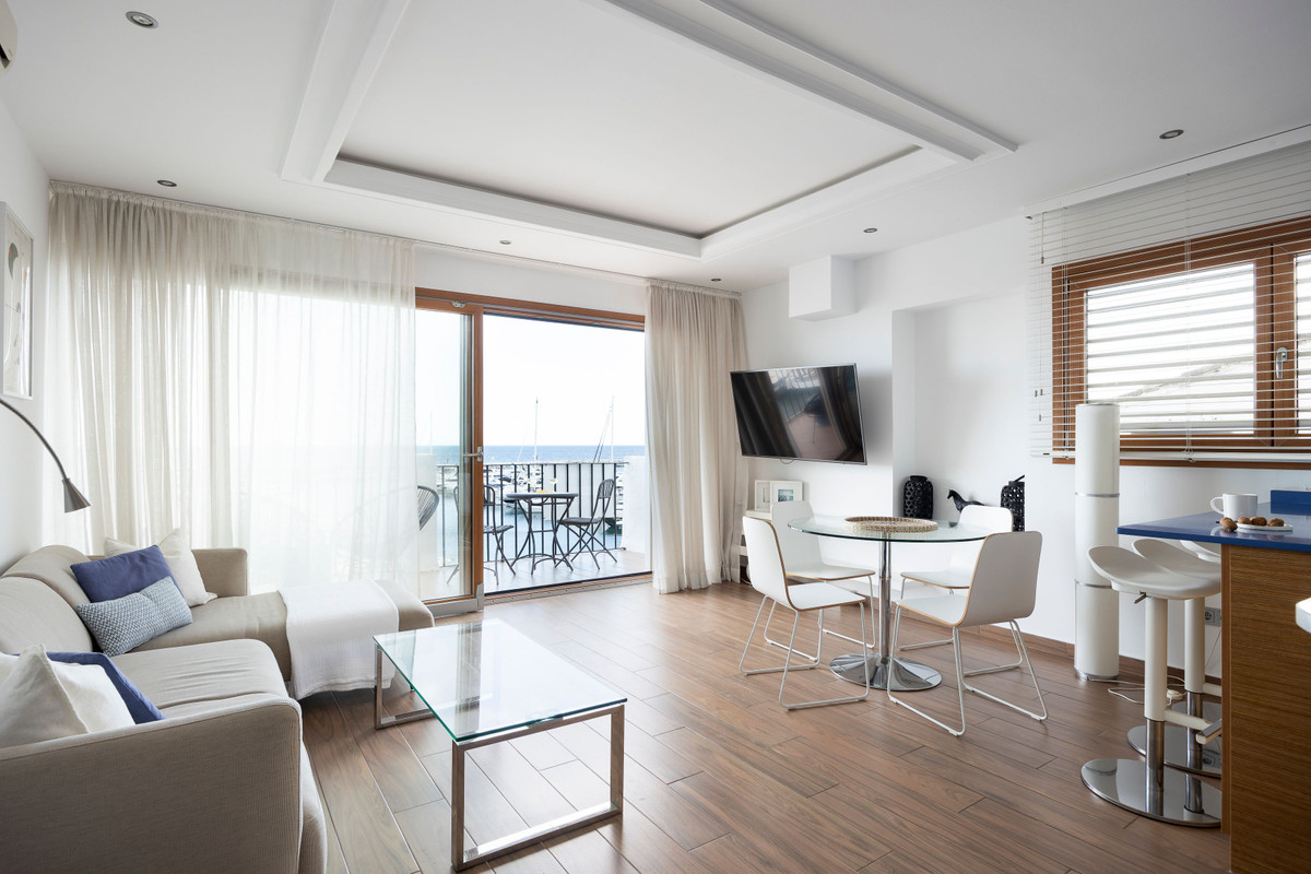 2 Bed Apartment for sale in Puerto Banús Costa Del Sol, Málaga, Spain