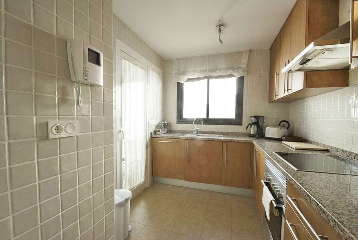 Se vende Ático de 2 dormitorios en Costa Del Sol, Cadiz, España
