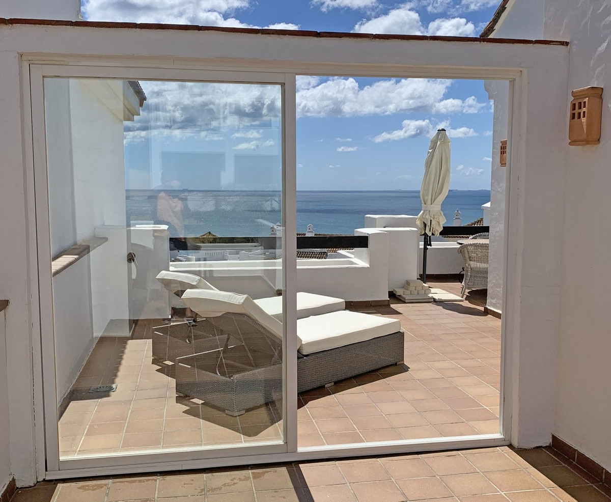 Se vende Ático de 2 dormitorios en Costa Del Sol, Cadiz, España