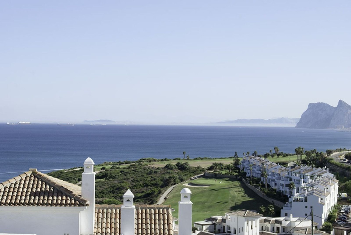 Se vende Ático de 2 dormitorios en Costa Del Sol, Cadiz, España