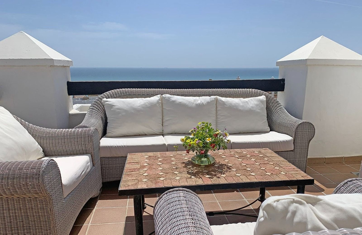 Se vende Ático de 2 dormitorios en Costa Del Sol, Cadiz, España