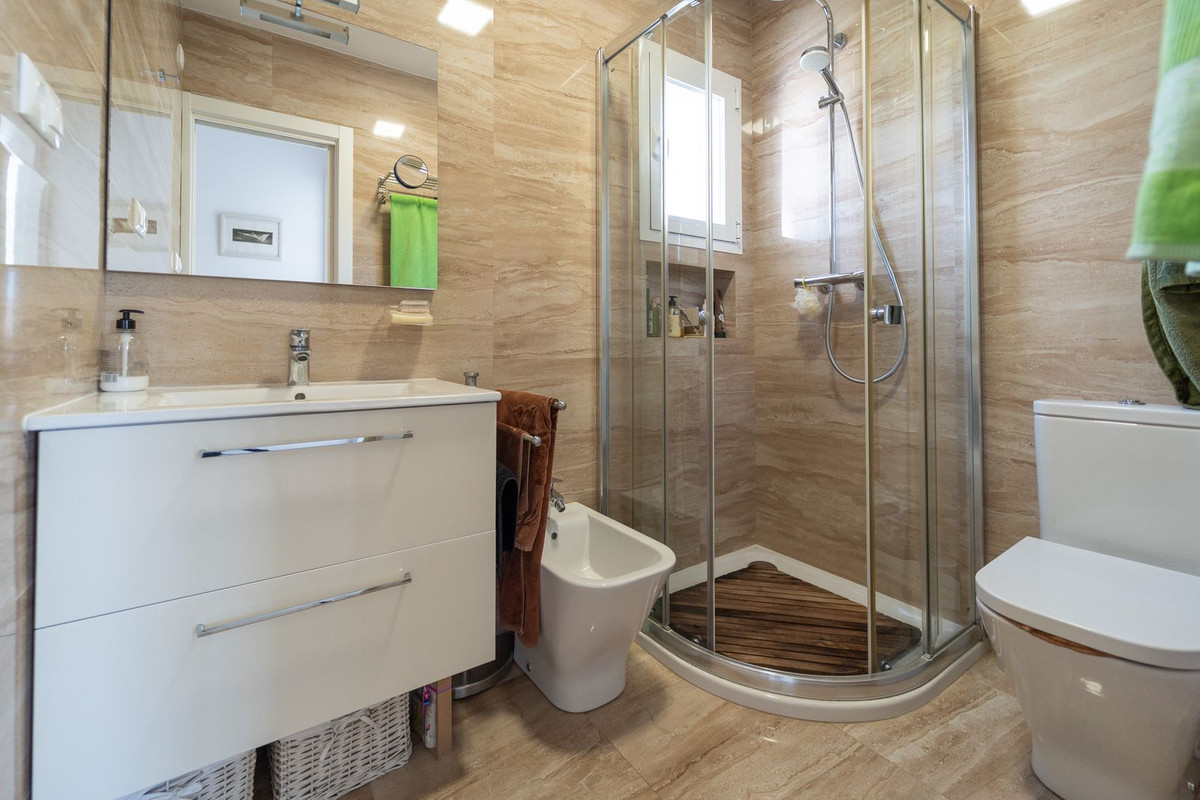 Se vende Pareada de 2 dormitorios en Costa Del Sol, Málaga, España