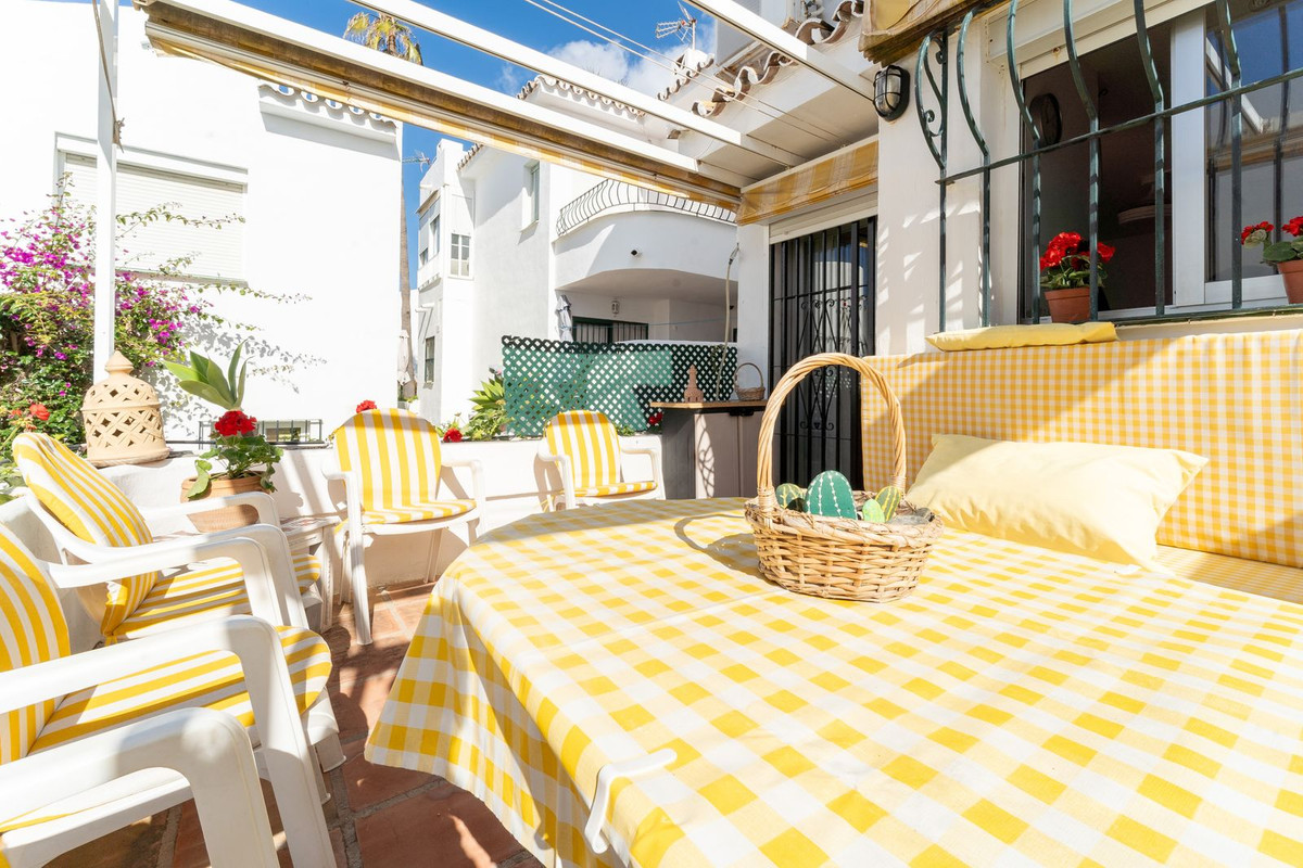 Se vende Pareada de 2 dormitorios en Costa Del Sol, Málaga, España