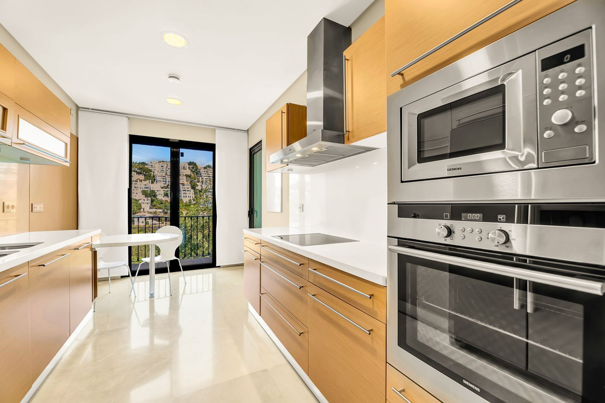 3 Bed Apartment for sale in La Quinta Costa Del Sol, Málaga, Spain