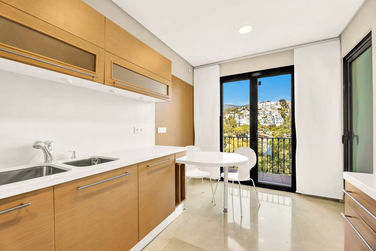3 Bed Apartment for sale in La Quinta Costa Del Sol, Málaga, Spain