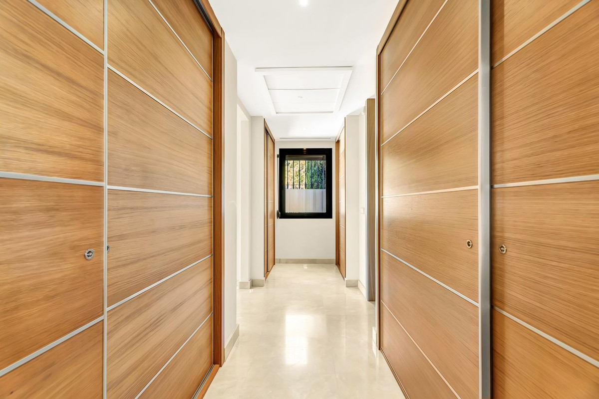 3 Bed Apartment for sale in La Quinta Costa Del Sol, Málaga, Spain