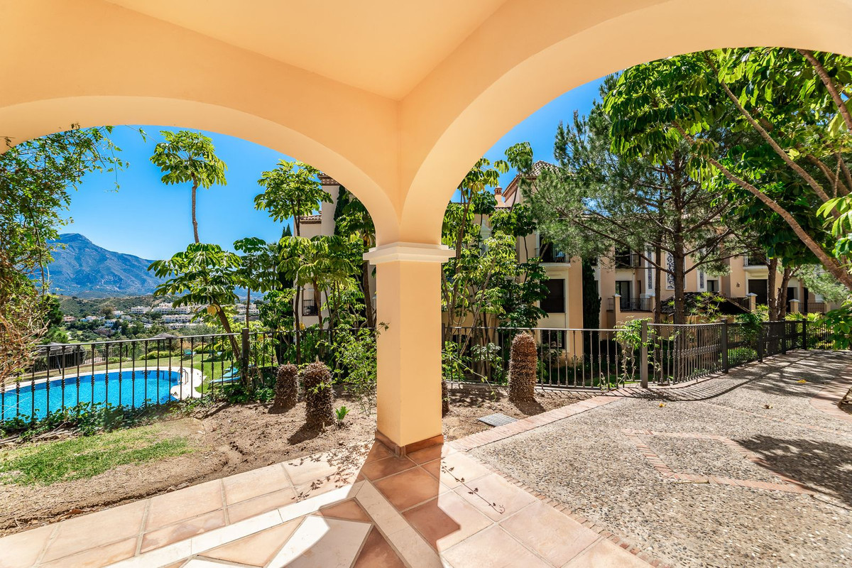 3 Bed Apartment for sale in La Quinta Costa Del Sol, Málaga, Spain