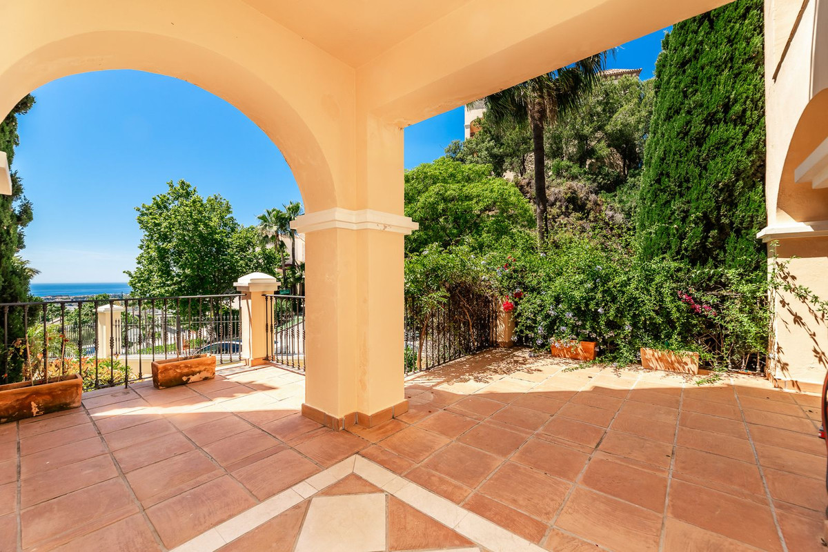 3 Bed Apartment for sale in La Quinta Costa Del Sol, Málaga, Spain