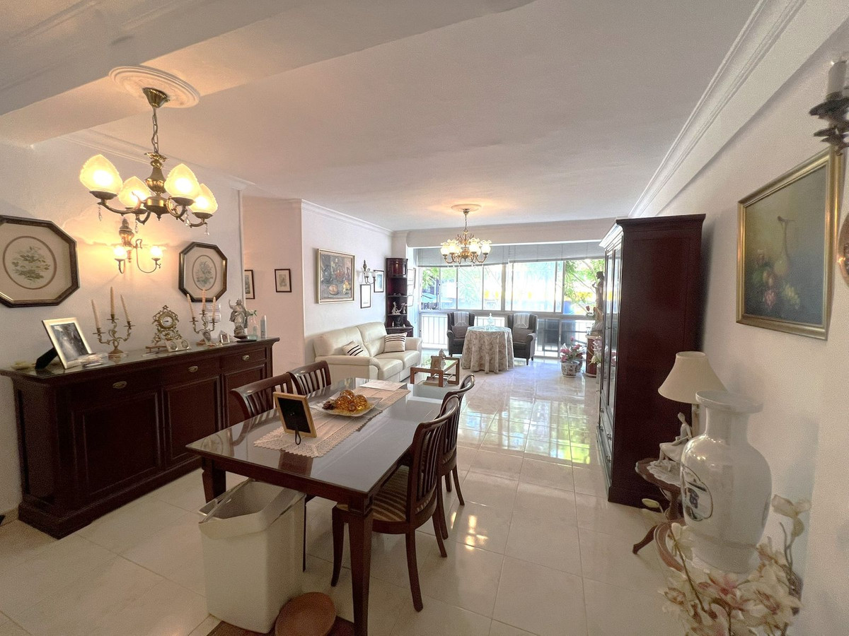 2 Bed Apartment for sale in Fuengirola Costa Del Sol, Málaga, Spain