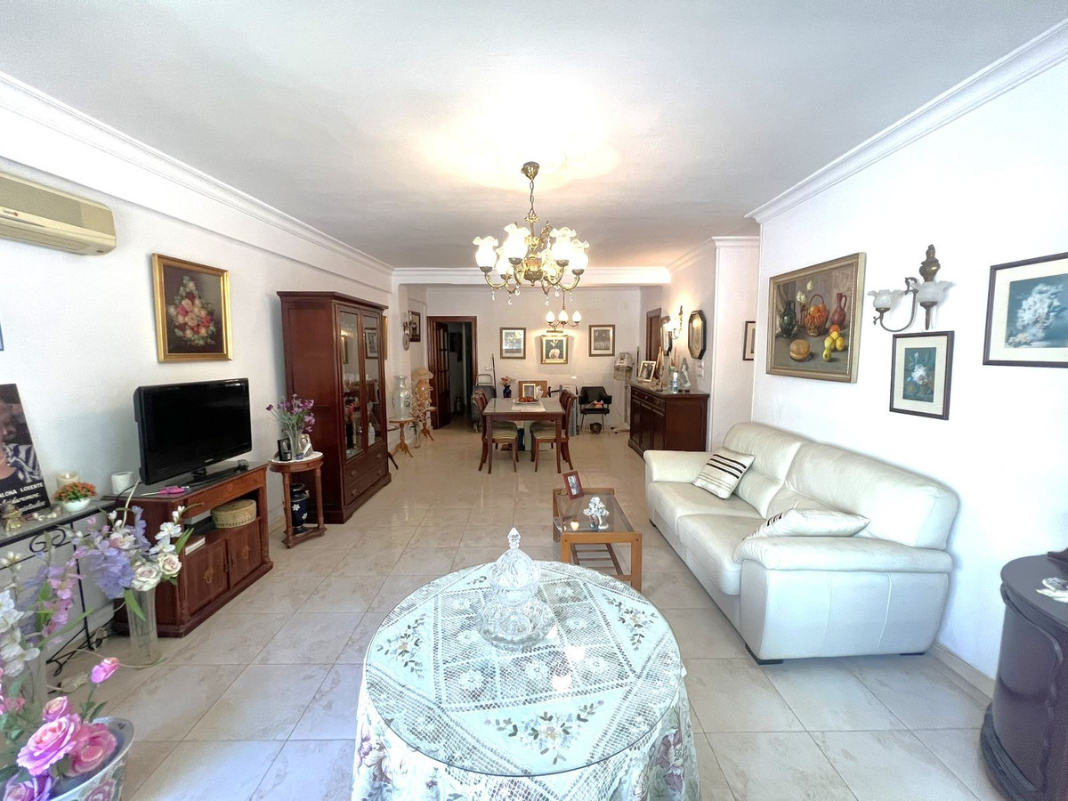 2 Bed Apartment for sale in Fuengirola Costa Del Sol, Málaga, Spain