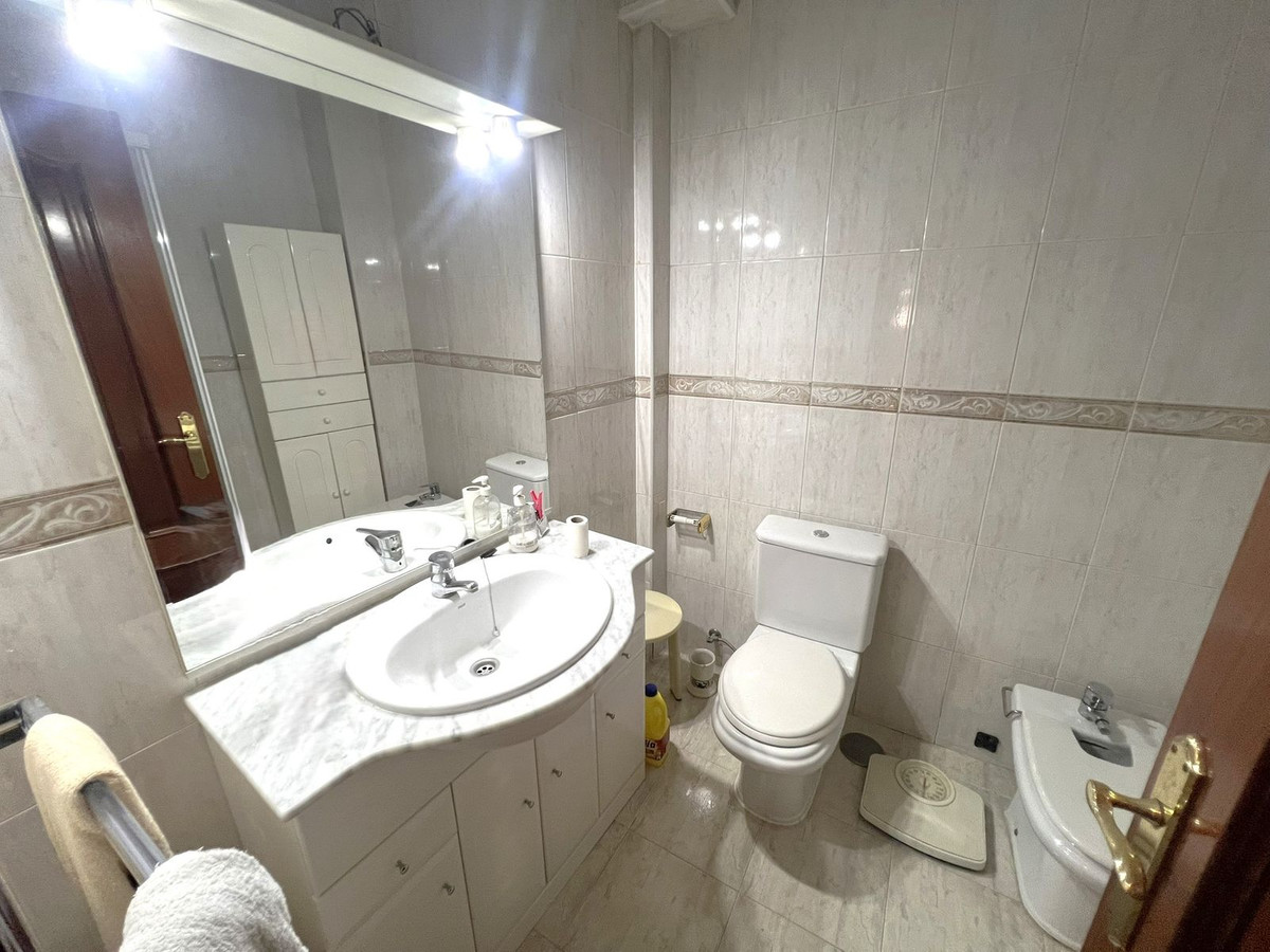 2 Bed Apartment for sale in Fuengirola Costa Del Sol, Málaga, Spain