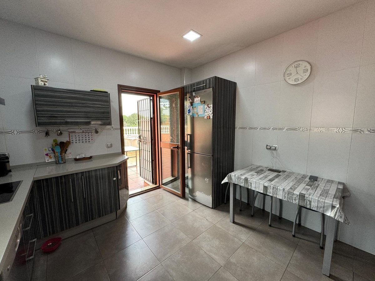 4 Bed Townhouse for sale in Benalmadena Costa Costa Del Sol, Málaga, Spain
