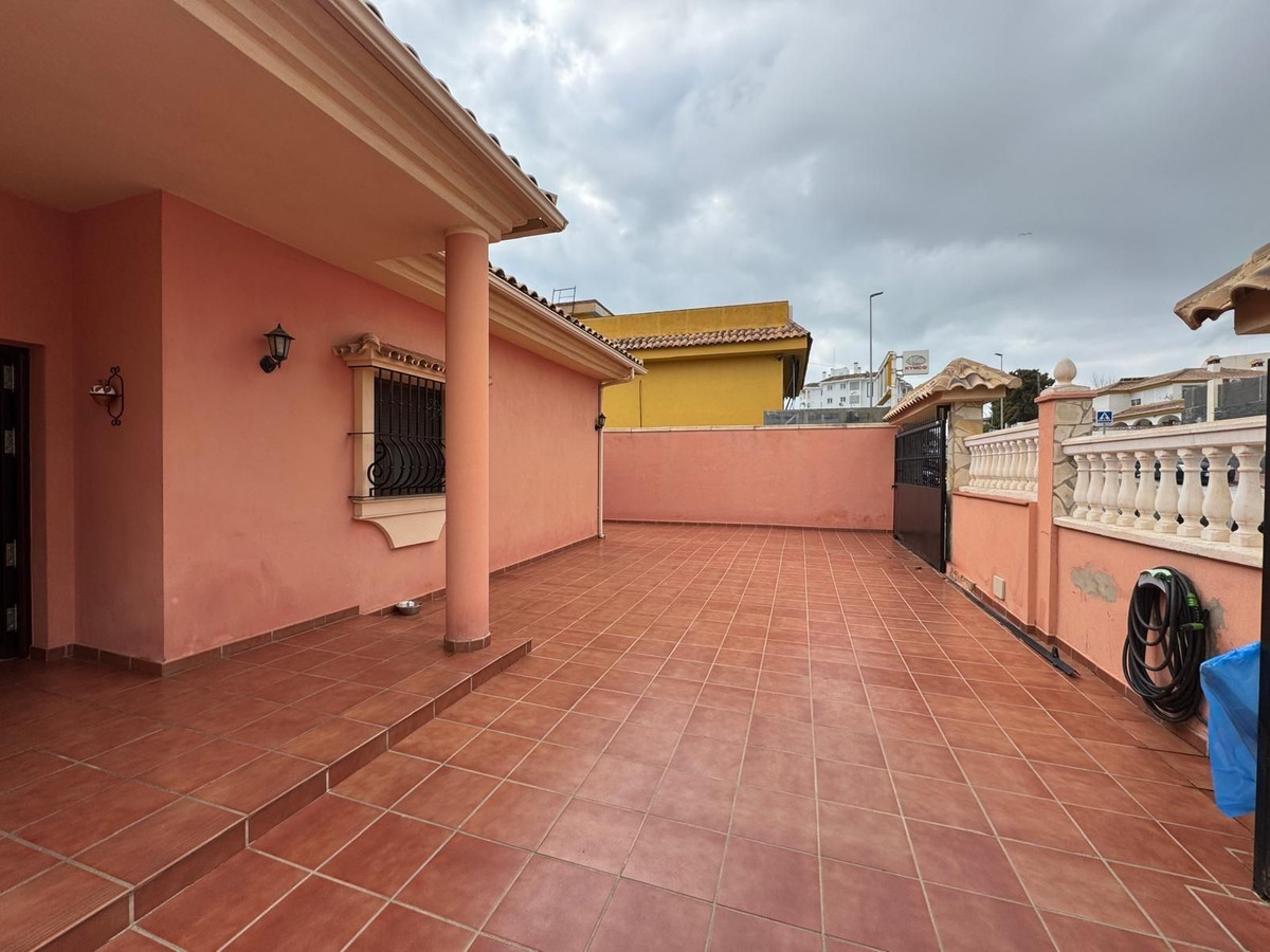 4 Bed Townhouse for sale in Benalmadena Costa Costa Del Sol, Málaga, Spain