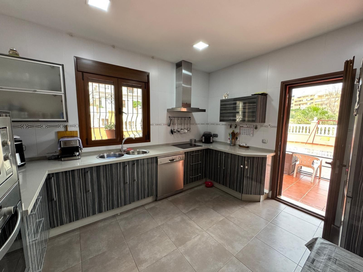 4 Bed Townhouse for sale in Benalmadena Costa Costa Del Sol, Málaga, Spain
