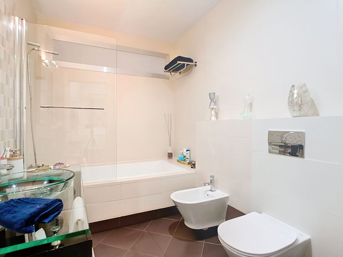 3 Bed Apartment for sale in Málaga Costa Del Sol, Málaga, Spain