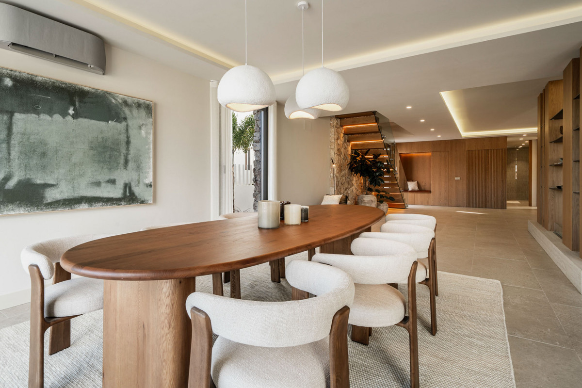 5 Bed Townhouse for sale in Nueva Andalucía Costa Del Sol, Málaga, Spain