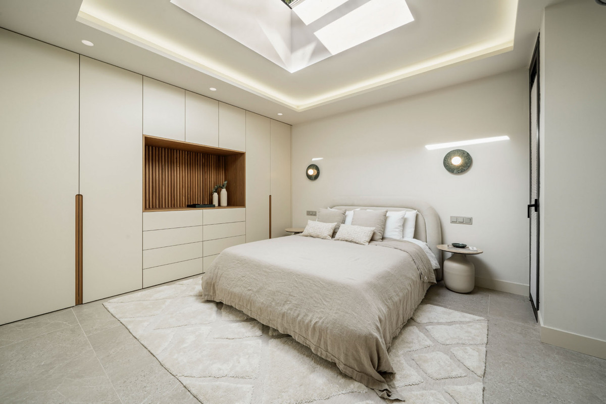 5 Bed Townhouse for sale in Nueva Andalucía Costa Del Sol, Málaga, Spain