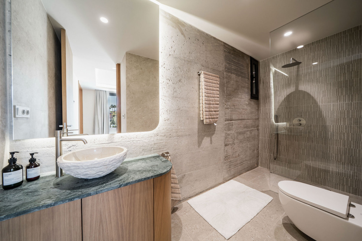 5 Bed Townhouse for sale in Nueva Andalucía Costa Del Sol, Málaga, Spain