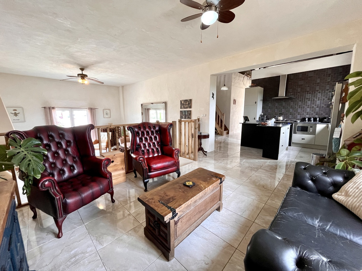 3 Bed Townhouse for sale in Dolores Costa Blanca, Alicante, Spain