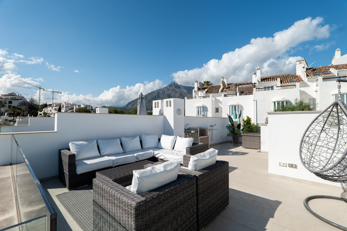 3 Bed Townhouse for sale in The Golden Mile Costa Del Sol, Málaga, Spain