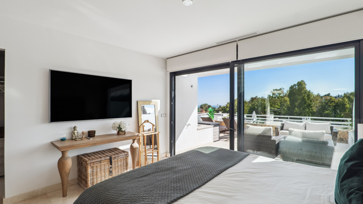 3 Bed Townhouse for sale in The Golden Mile Costa Del Sol, Málaga, Spain