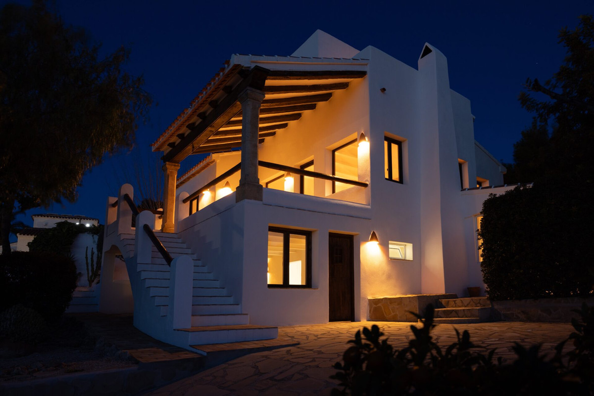 4 Bed Townhouse for sale in Javea Costa Blanca, Alicante, Spain