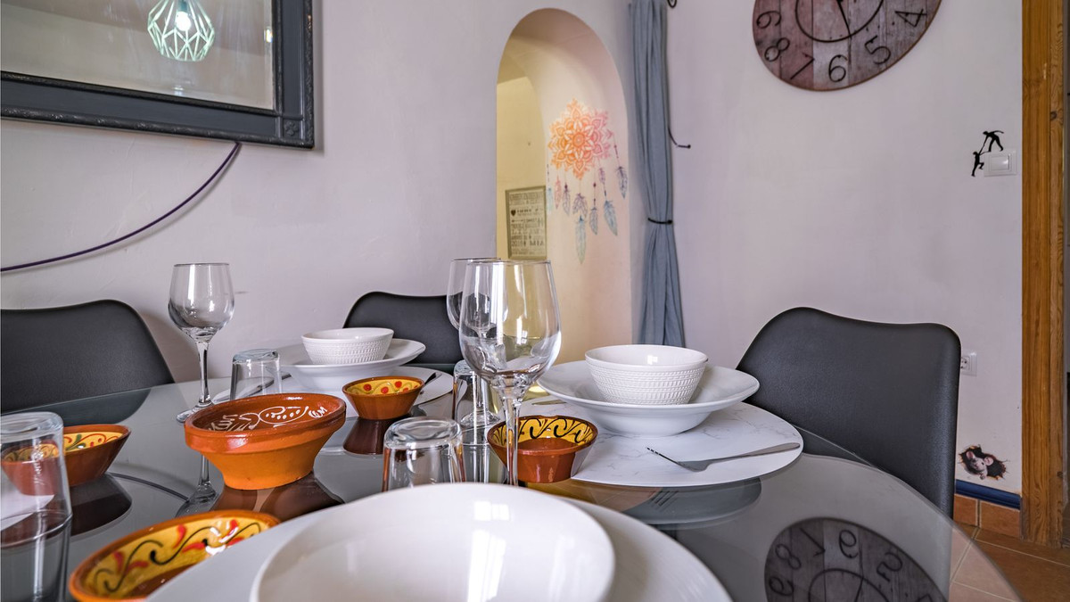 6 Bed Townhouse for sale in Villanueva De La Concepcion Costa Del Sol, Málaga, Spain