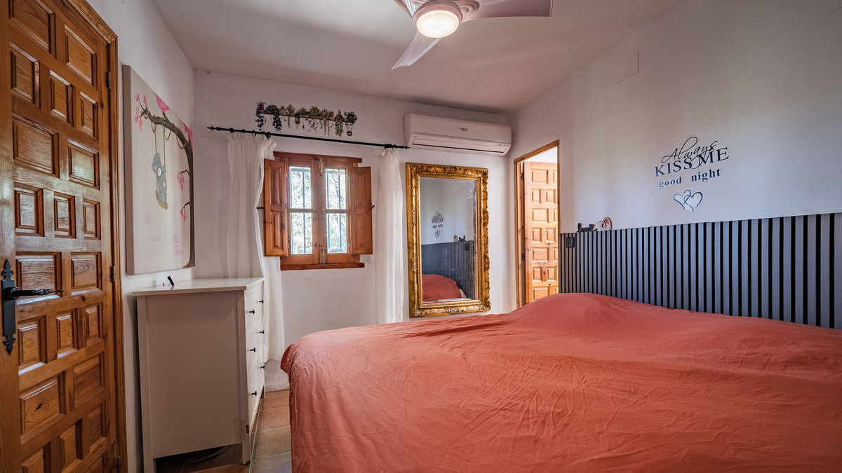 6 Bed Townhouse for sale in Villanueva De La Concepcion Costa Del Sol, Málaga, Spain