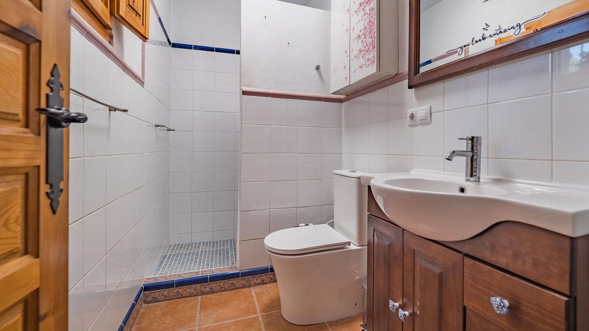 6 Bed Townhouse for sale in Villanueva De La Concepcion Costa Del Sol, Málaga, Spain