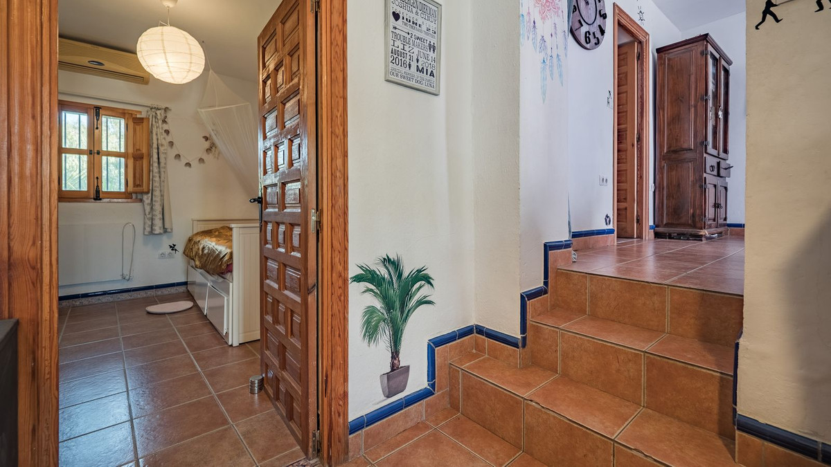 6 Bed Townhouse for sale in Villanueva De La Concepcion Costa Del Sol, Málaga, Spain