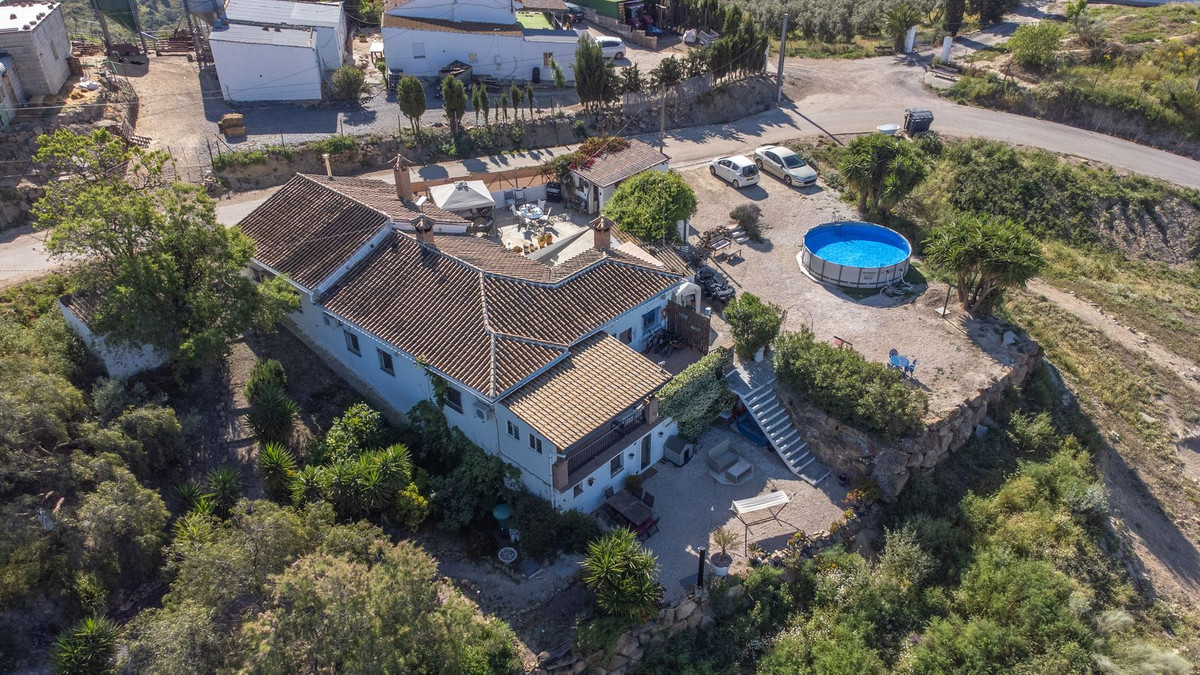 6 Bed Townhouse for sale in Villanueva De La Concepcion Costa Del Sol, Málaga, Spain