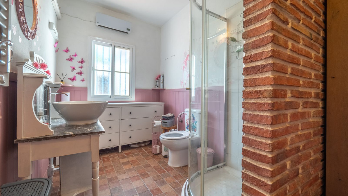 6 Bed Townhouse for sale in Villanueva De La Concepcion Costa Del Sol, Málaga, Spain