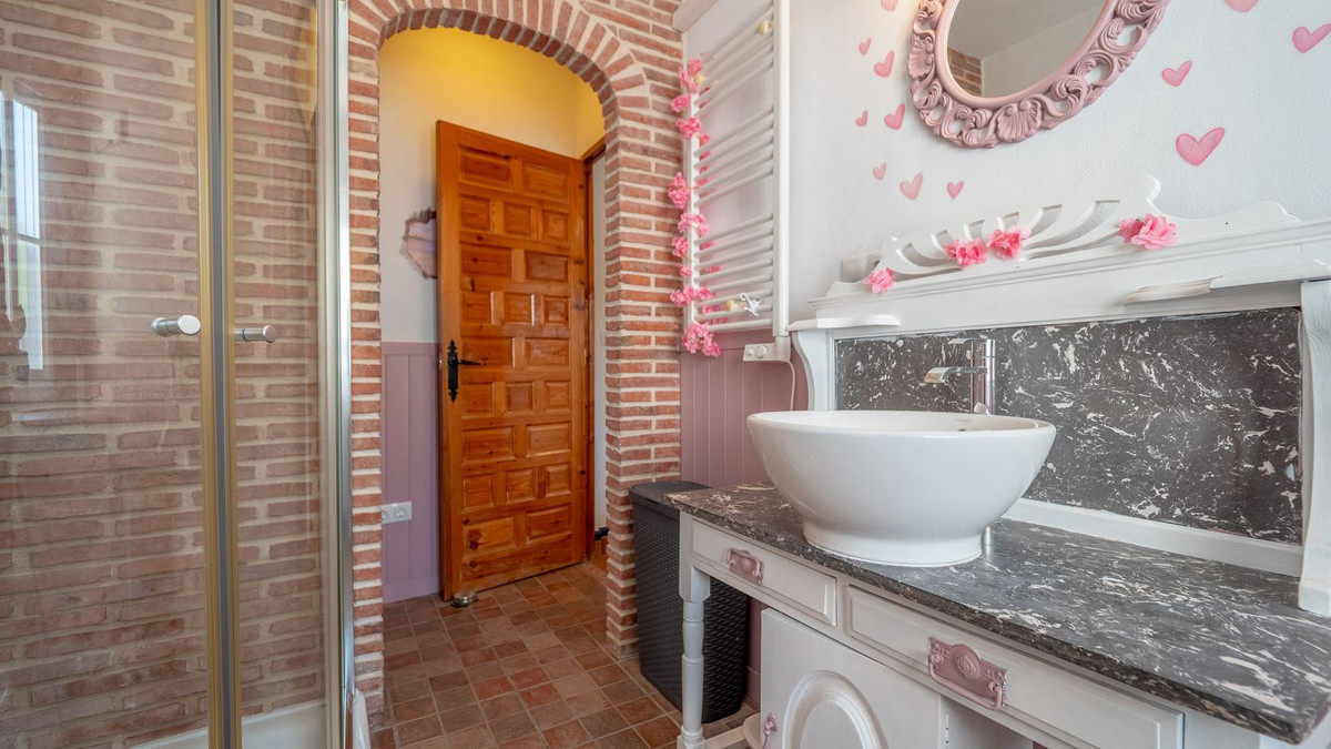 6 Bed Townhouse for sale in Villanueva De La Concepcion Costa Del Sol, Málaga, Spain