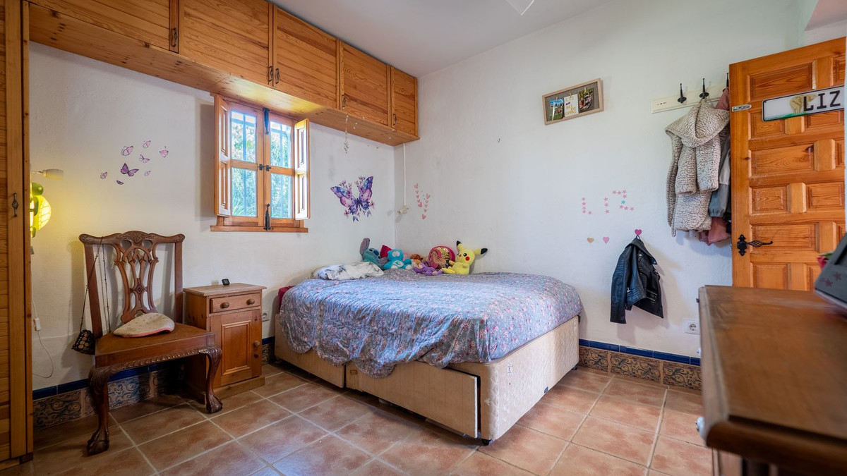 6 Bed Townhouse for sale in Villanueva De La Concepcion Costa Del Sol, Málaga, Spain