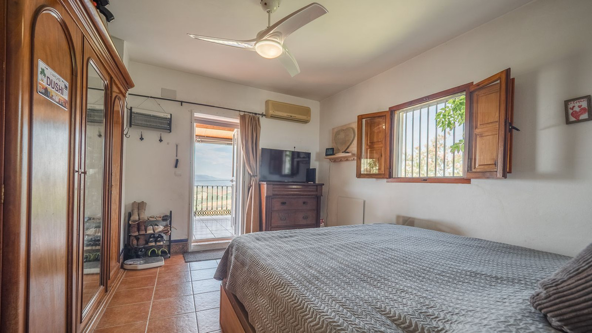 6 Bed Townhouse for sale in Villanueva De La Concepcion Costa Del Sol, Málaga, Spain