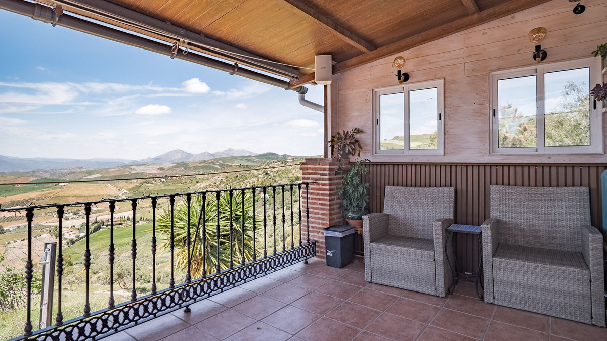 6 Bed Townhouse for sale in Villanueva De La Concepcion Costa Del Sol, Málaga, Spain