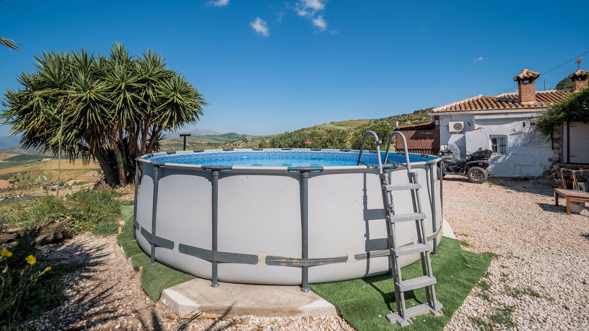 6 Bed Townhouse for sale in Villanueva De La Concepcion Costa Del Sol, Málaga, Spain