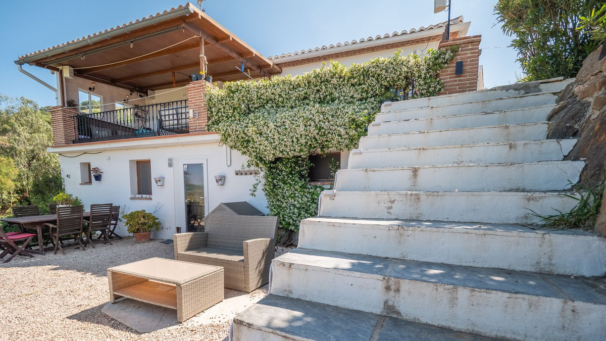 6 Bed Townhouse for sale in Villanueva De La Concepcion Costa Del Sol, Málaga, Spain
