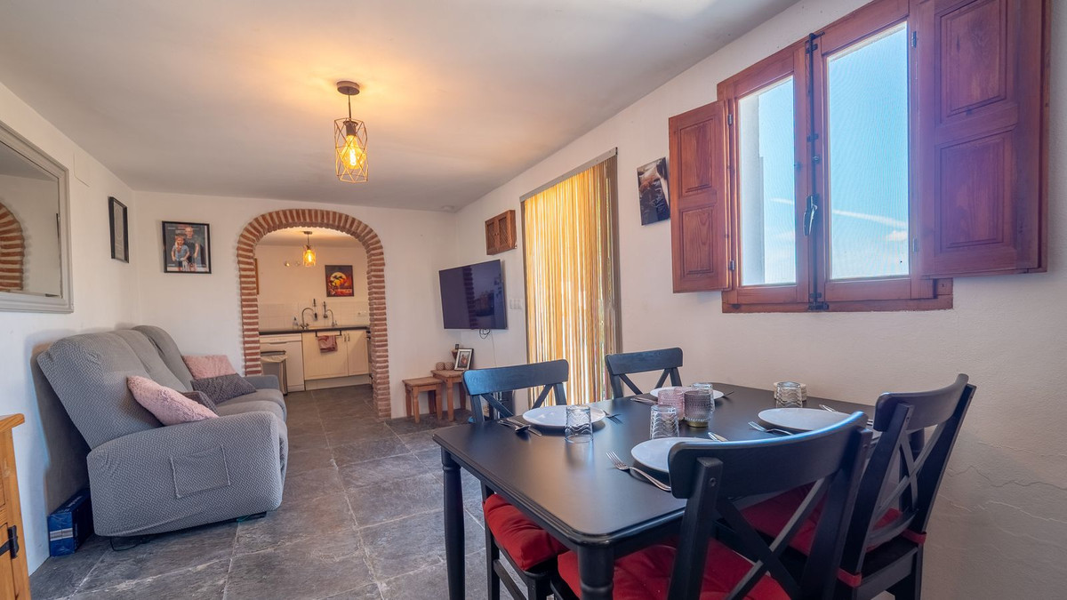 6 Bed Townhouse for sale in Villanueva De La Concepcion Costa Del Sol, Málaga, Spain