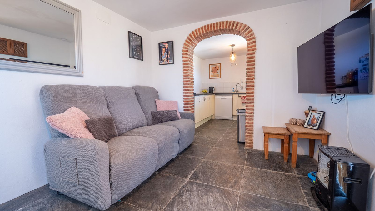 6 Bed Townhouse for sale in Villanueva De La Concepcion Costa Del Sol, Málaga, Spain