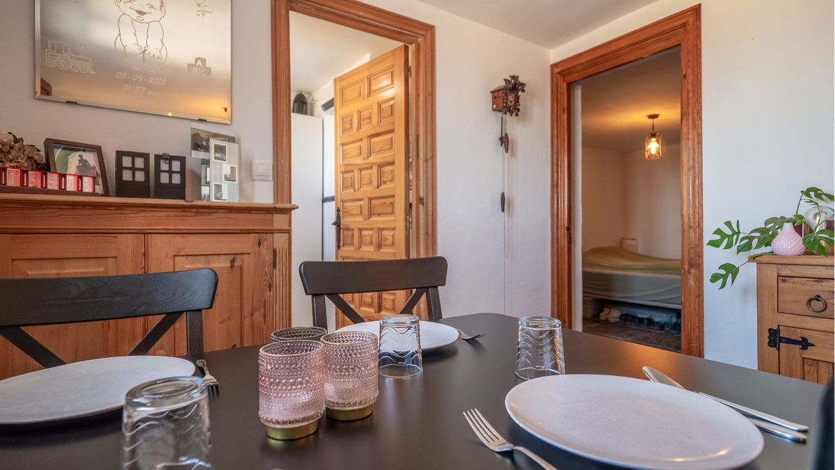 6 Bed Townhouse for sale in Villanueva De La Concepcion Costa Del Sol, Málaga, Spain
