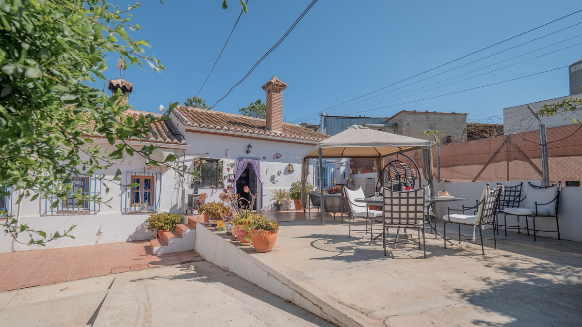 6 Bed Townhouse for sale in Villanueva De La Concepcion Costa Del Sol, Málaga, Spain