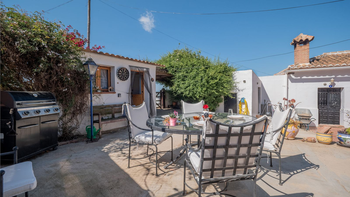 6 Bed Townhouse for sale in Villanueva De La Concepcion Costa Del Sol, Málaga, Spain