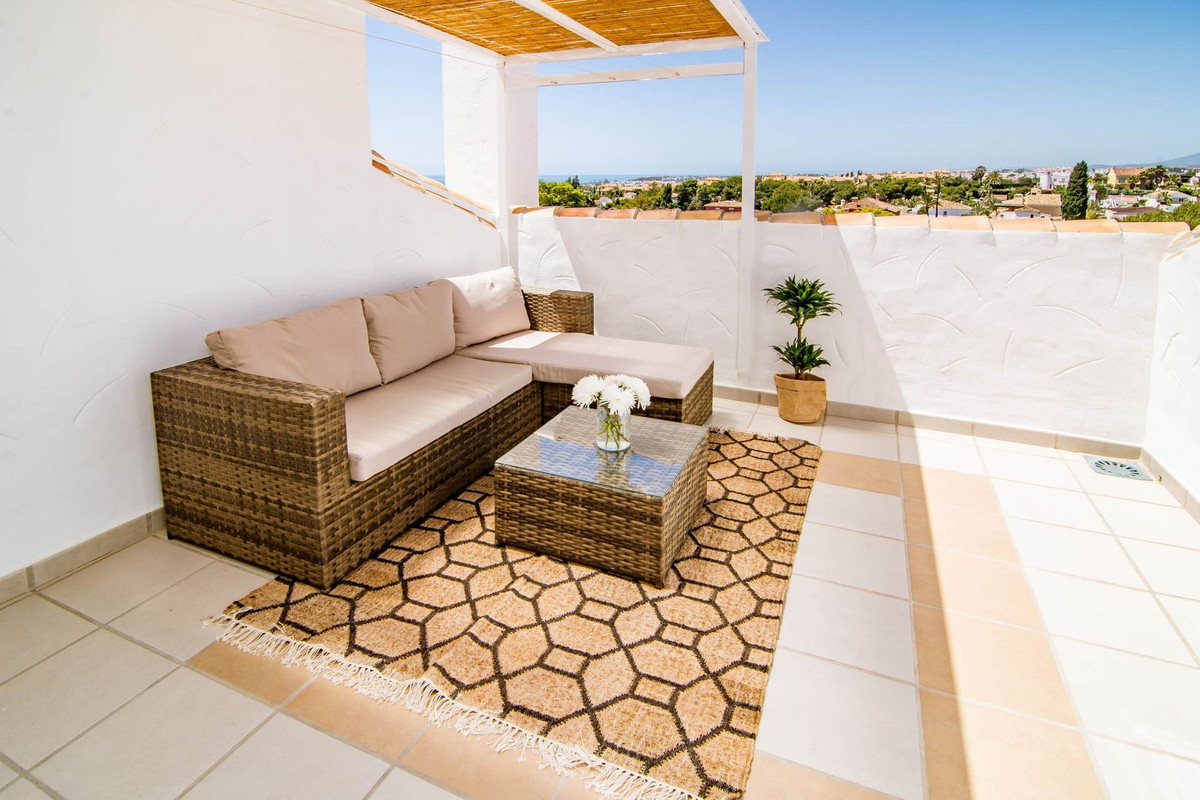 3 Bed Apartment for sale in Nueva Andalucía Costa Del Sol, Málaga, Spain
