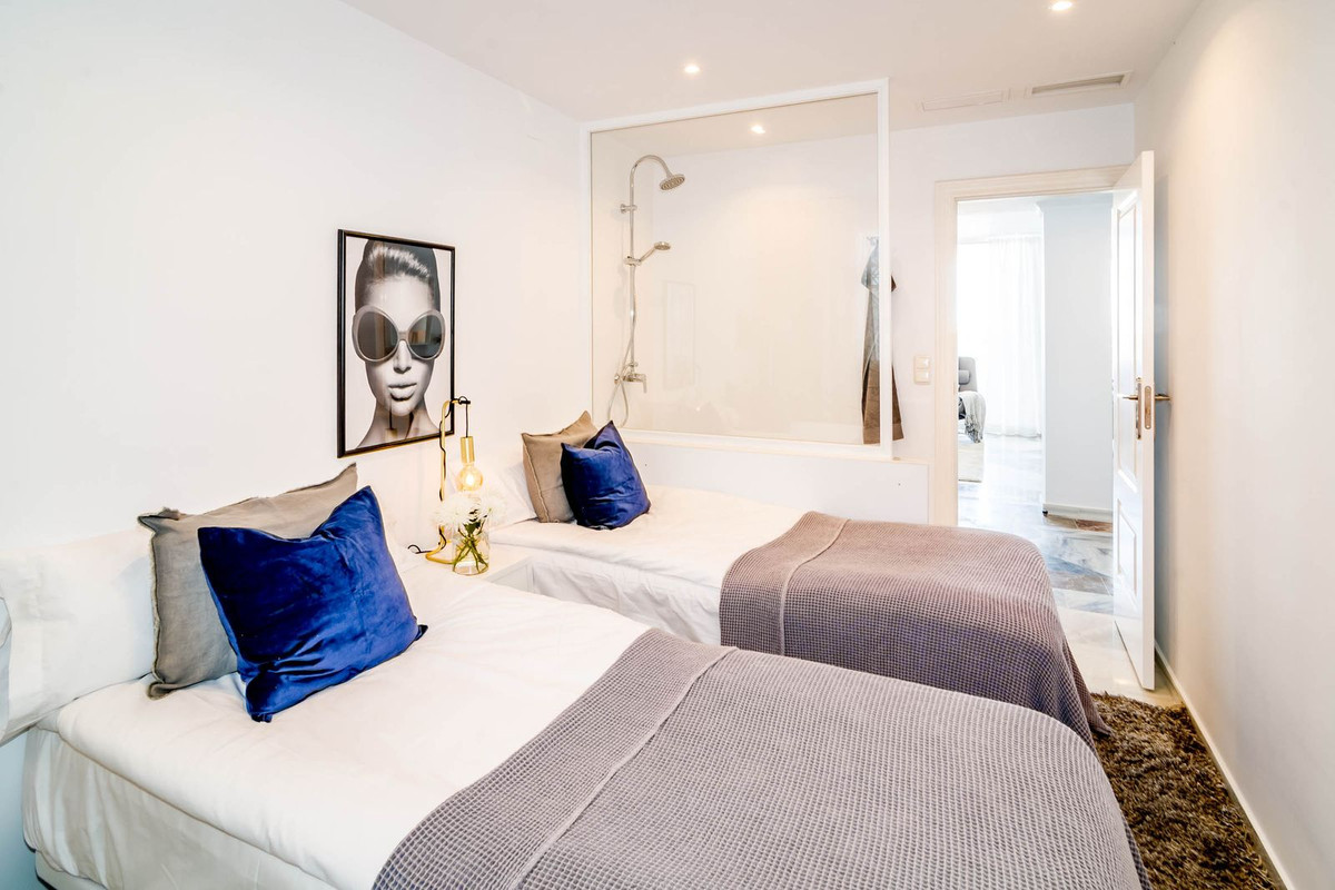 3 Bed Apartment for sale in Nueva Andalucía Costa Del Sol, Málaga, Spain